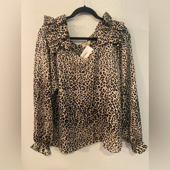 entro Tops - Entro Blouse Womens Small Tan Leopard Print NEW Ruffle V-Neck Long Sleeve T15202